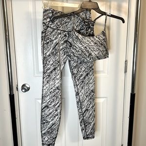 Small black & white marble All in Motion athletic (leggings and sports bra) set
